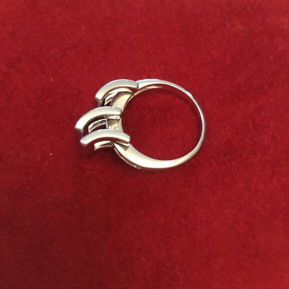 Silver Trio-Crystal Rows Ring - Picture 4 of 8